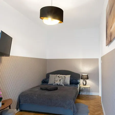 Clicktheflat Krucza Center Warsaw