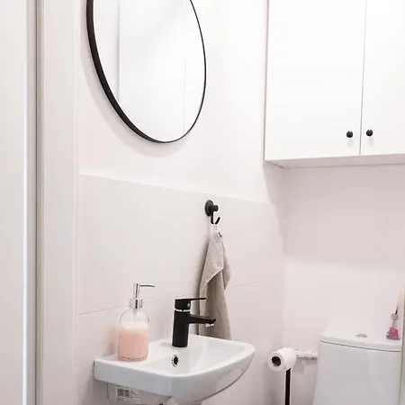 Clicktheflat Krucza Center Hostel *