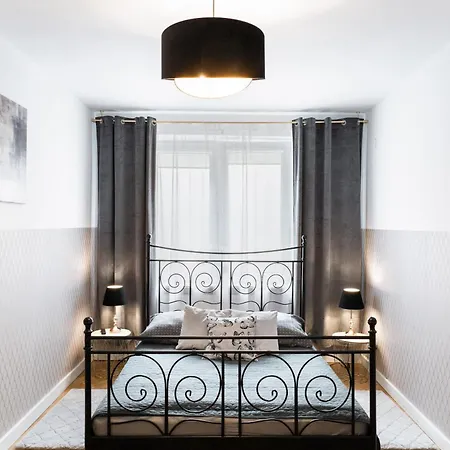 Hostel Clicktheflat Krucza Center Varşova