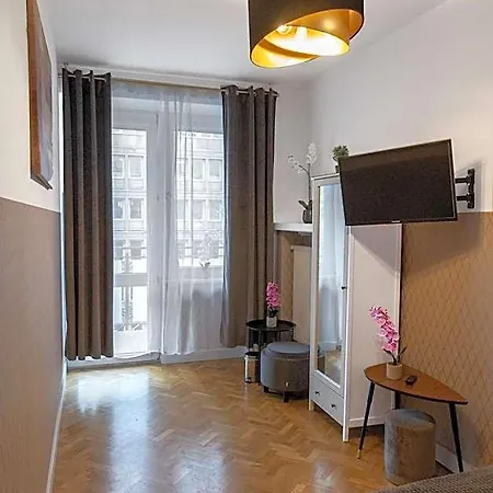Clicktheflat Krucza Center Hostel *