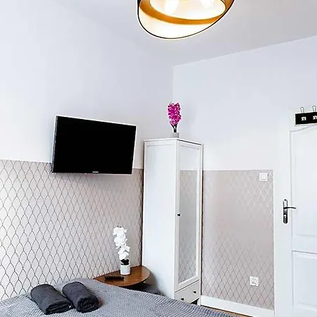 Clicktheflat Krucza Center *